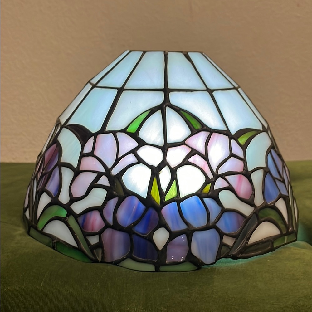 Vintage Dale Tiffany Lamp Shade - Picture 7 of 16
